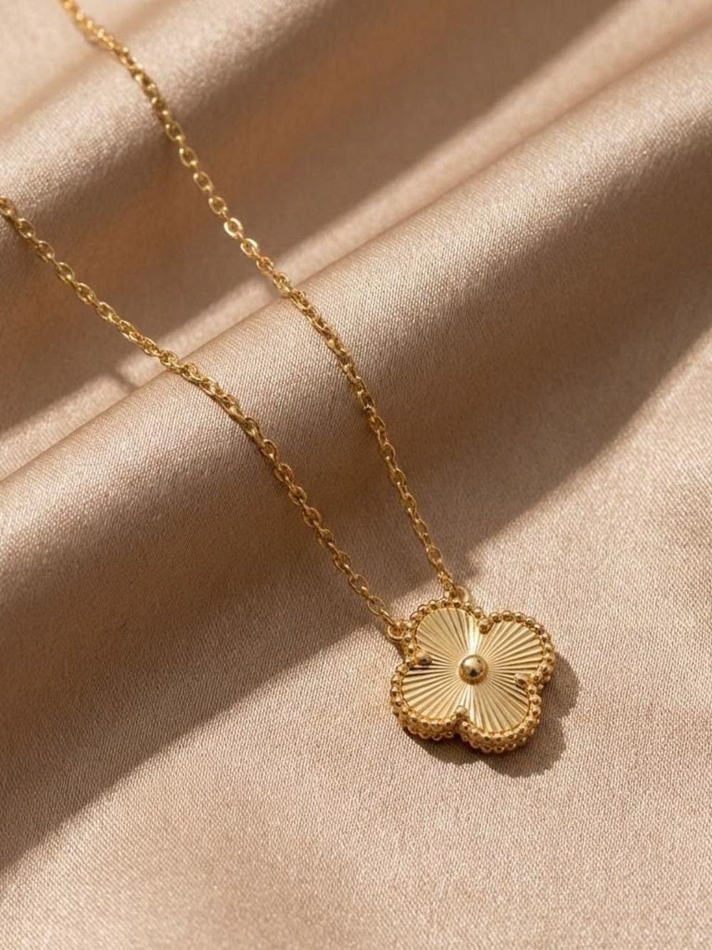 18k Gold Floral Pendant Necklace - Women Jewelry